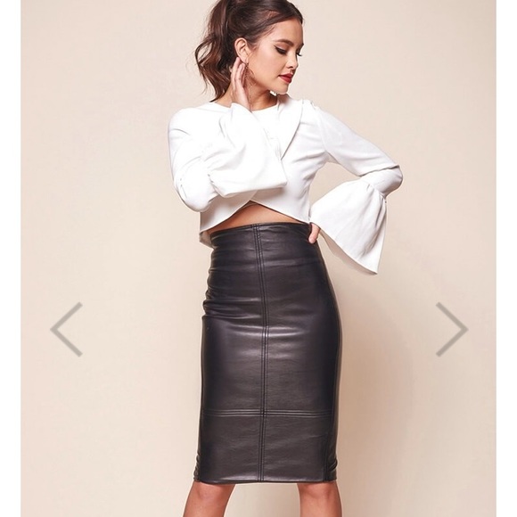 selfie leslie Tops - White bell sleeve crop top